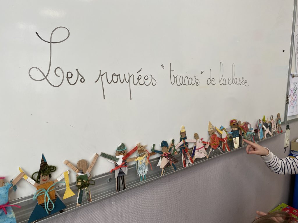 Ecole Saint Joseph Belfort - Les poupées tracas des enfants de Ms3/GS1. ..  Pour que chacun puisse confier ses tracas, comme les enfants du Guatemala.  ..