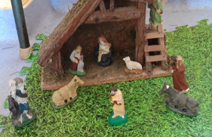 Fêtons la Nativité avec le concours de crêches tout près de notre sapin !