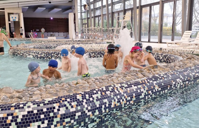 À la piscine avec les élèves de CP !﻿