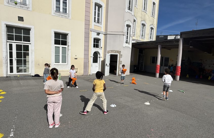 Les CP-CE1 s’initient au tennis