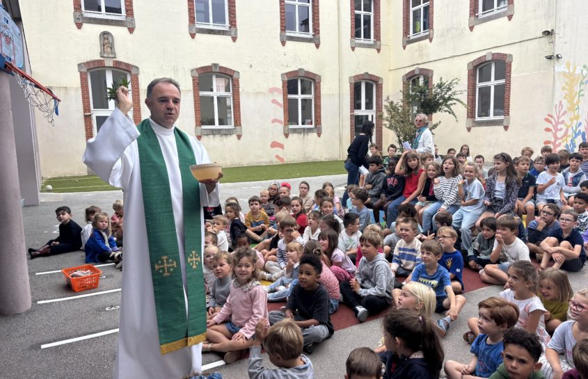 Célébration de rentrée avec Père Hervé